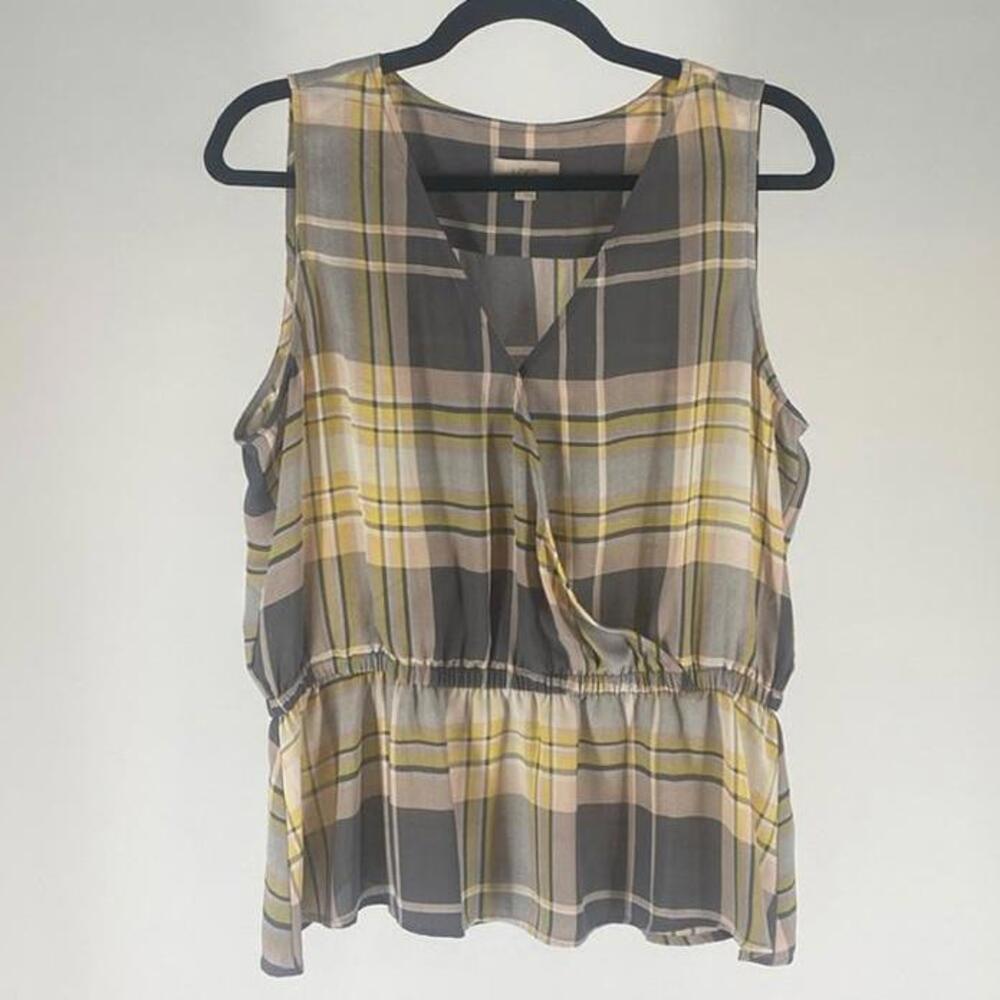 Stylish Sleeveless Plaid Top